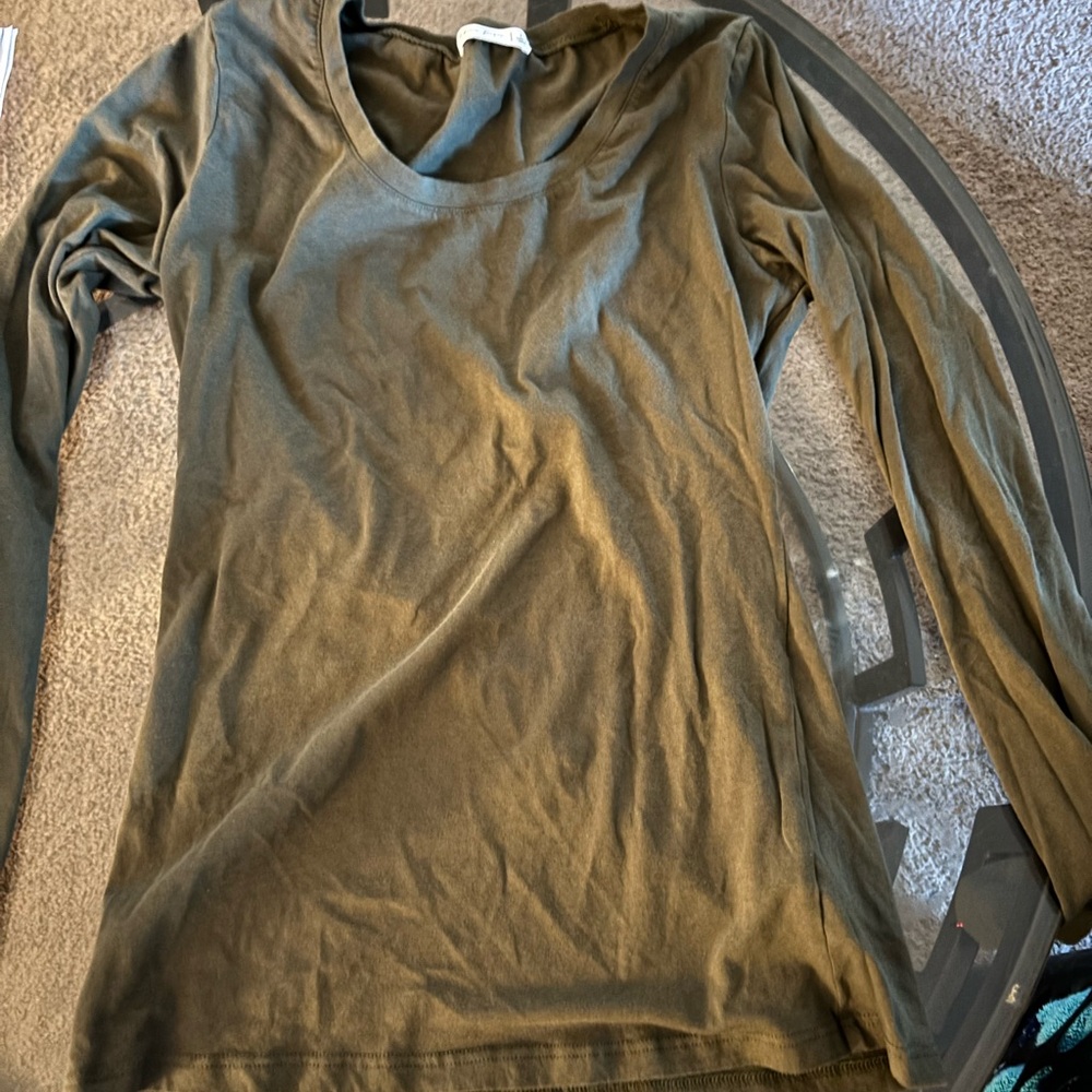 Long sleeve fitted top